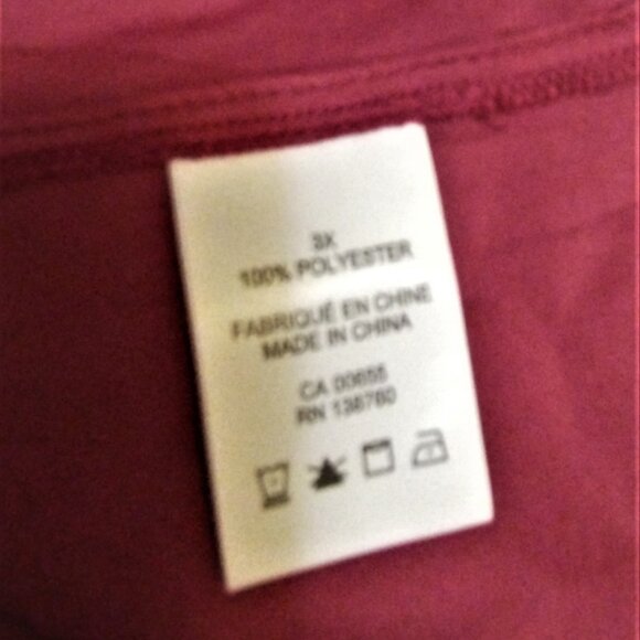 NEW!! RASPBERRY RUFFLED BLOUSE , PLUS SIZE 3X - Picture 3 of 4